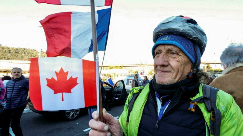 French 'freedom convoy' gets under way in protest at Covid-19 restrictions