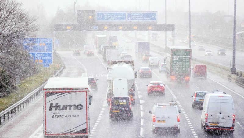 Snow arrives in Northern Ireland: Ice warning to continue into Friday morning