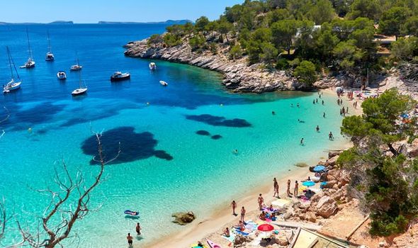 Half-term travel: UK families avoid Spain over jab rules