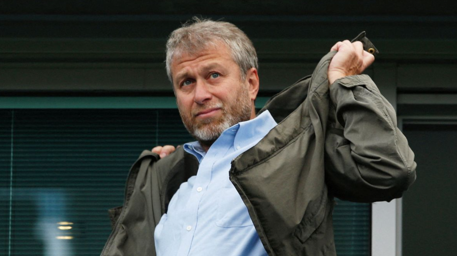 Roman Abramovich ‘can’t’ pay Queen £10,000 rent he may owe for £107m mansion