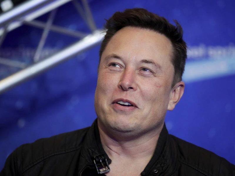 Elon Musk seeks to end US restrictions on his tweets