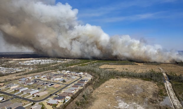 Florida Panhandle wildfires force evacuation from more than a thousand homes