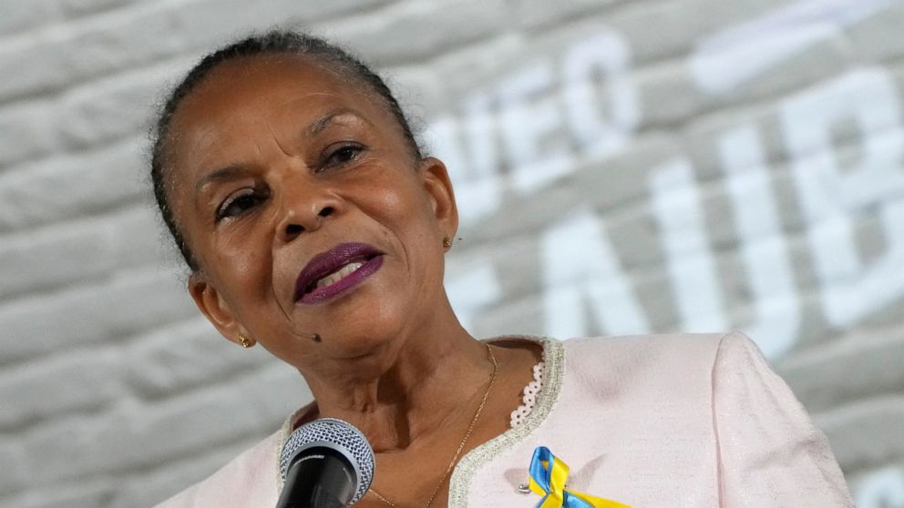 Left-winger Christiane Taubira drops out of French presidential race