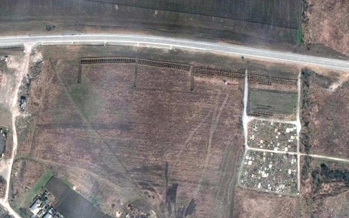Mass graves found near Mariupol