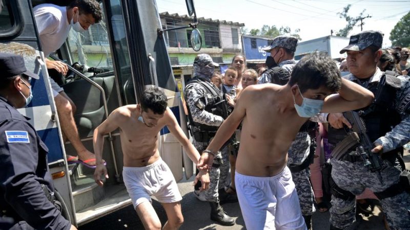 El Salvador arrests over 9,000 'gang members' in 15 days