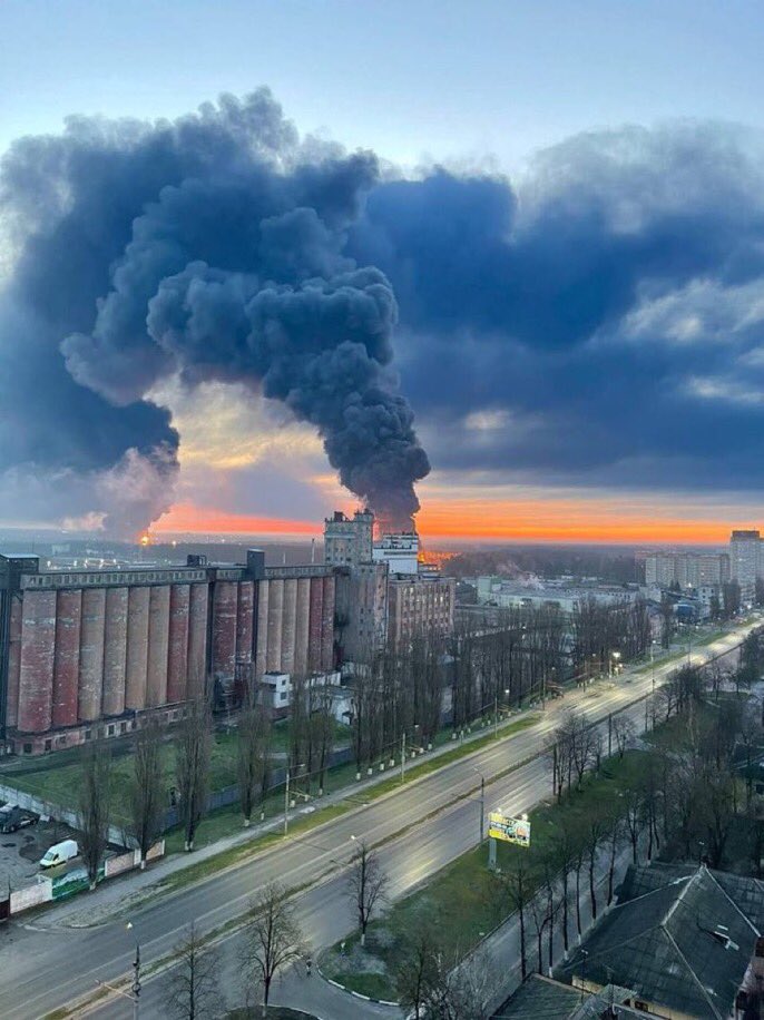LIVE – Ukrainians hit Russian Oil depot in Bryansk