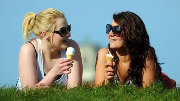 UK weather forecast: Parts of UK to be hotter than Madrid this weekend after showers