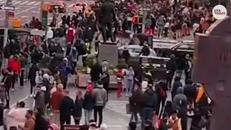 Times Square manhole blast sends crowds running for their lives