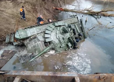 Entire Russian tank unit SUBMERGED in muddy water after failed river crossing – new images
