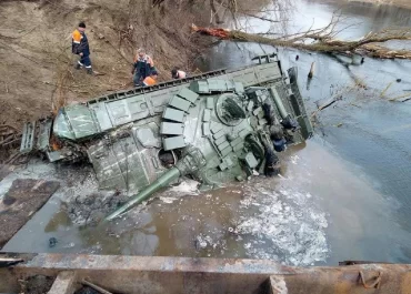 EU News 24/7 9 - WTX News Breaking News, fashion & Culture from around the World - Daily News Briefings -Finance, Business, Politics & Sports Entire Russian tank unit SUBMERGED in muddy water after failed river crossing – new images