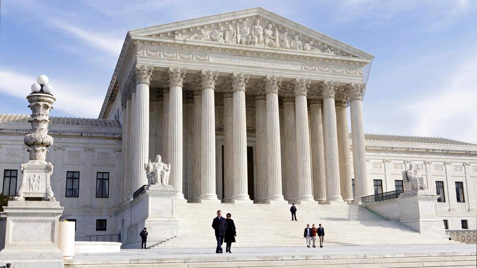 Leaked document suggests US court will overturn abortion law