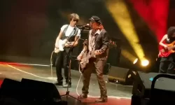 Johnny Depp plays Royal Albert Hall with Jeff Beck