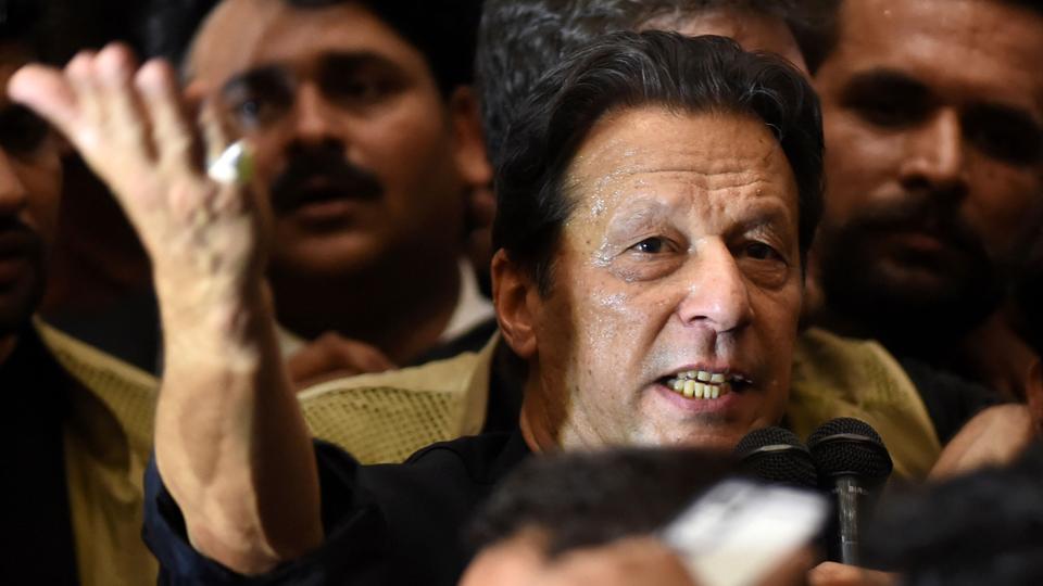 Pakistan: Ousted PM Imran Khan calls for march on Islamabad
