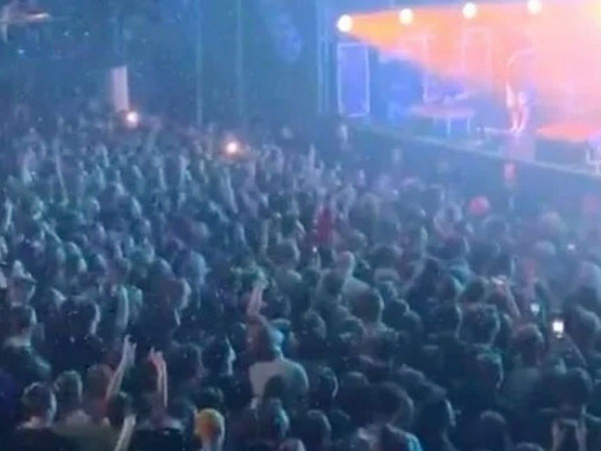 Defiant crowd chants ‘f*** the war’ at concert in Russia