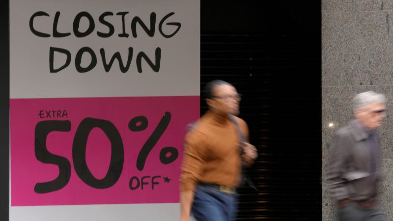 Cost of living crisis: Shoppers 'put brakes' on spending as consumer confidence dips