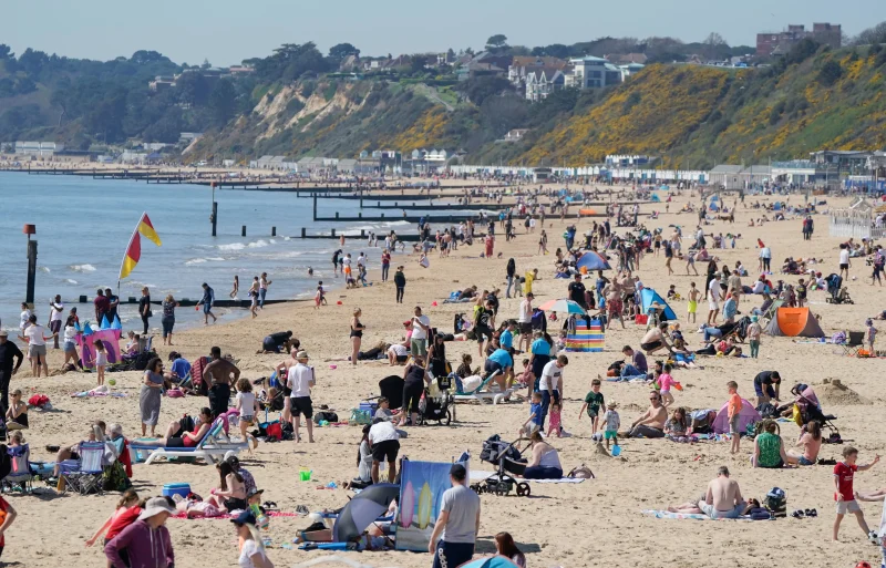 UK weather: Exact date temperature will hit glorious 21C as Brits to hit the beach in droves