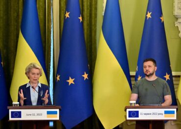 The EU grants Ukraine candidate status with Ukrainian President Volodymyr Zelenskyy and European Commission President Ursula von der Leyen in Kyiv