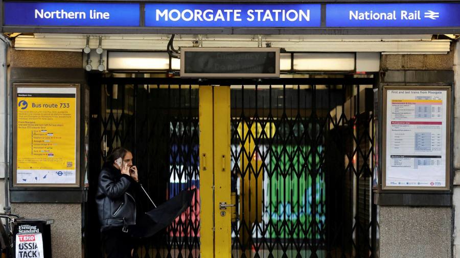 Downing Street urges employers to allow staff to work from home during rail strikes
