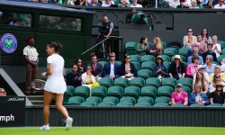 Wimbledon fans frustrated by empty seats at Centre Court
