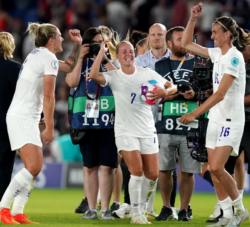 Sensational England beat Norway 8-0 to reach quarter finals 