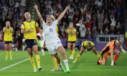 England turn on style to rout Sweden and reach Women’s Euro 2022 final