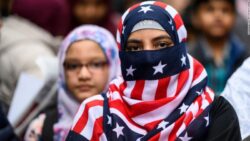 US school writes up student for wearing hijab