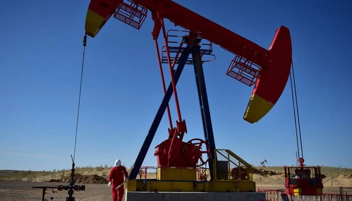 Oil prices slump to lowest since before Russian-Ukraine invasion