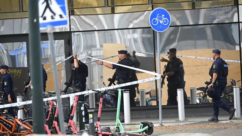 The shooting at Swedish shopping centre was related to gang violence