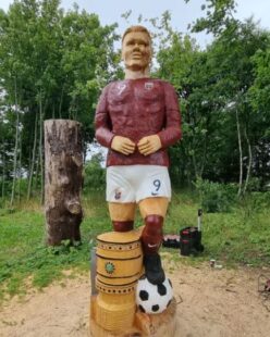 Eyesore 10ft statue of Manchester City ace Erling Haaland STOLEN after complaints it looks nothing like him