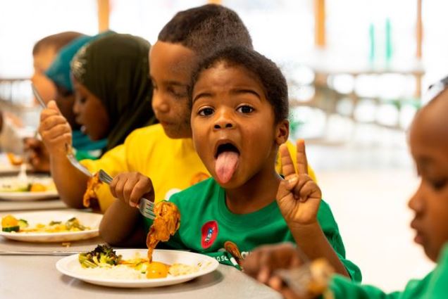 Sadiq Khan urges Labour to put free school meals for all primary kids in manifesto