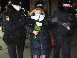 Russia arrests hundreds at anti-war protests amid escalations 