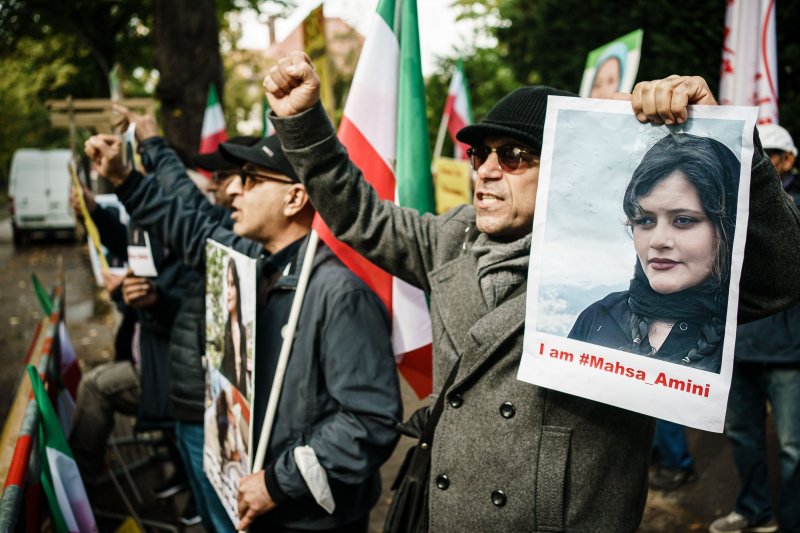 Iran protests: Raisi calls for investigation into police custody death