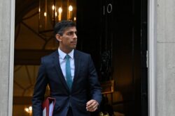 Rishi Sunak tells Emmanuel Macron he wants to make Channel crossings ‘unviable’