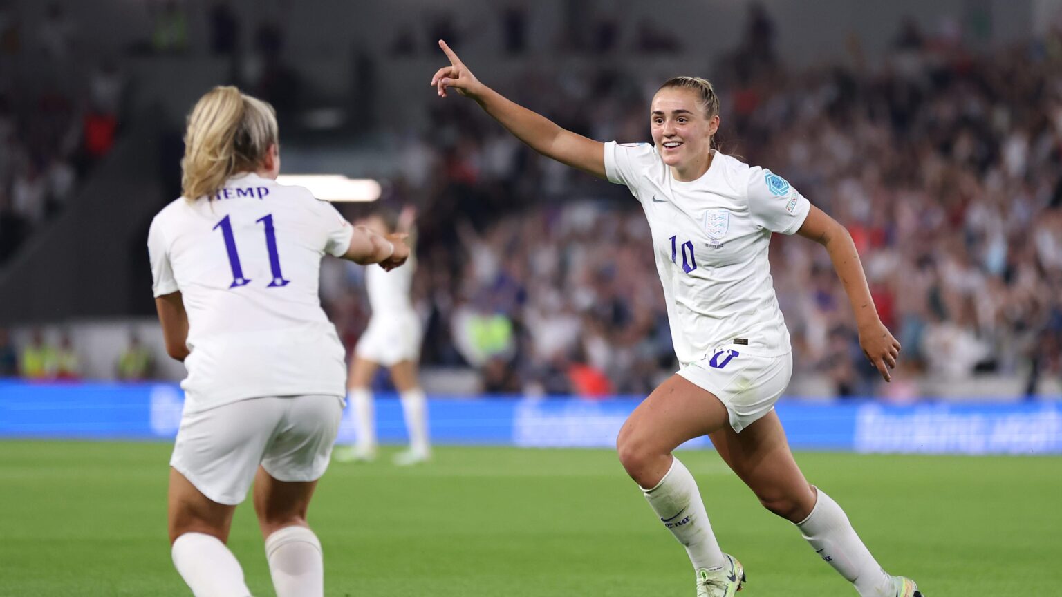 England Women vs USA: injury-hit Lionesses face toughest test against the world champions