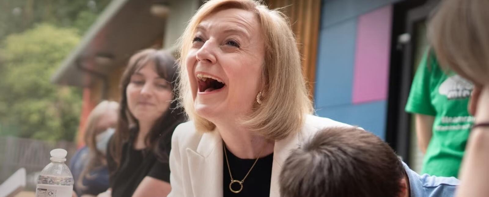 World news for today for Canadians 54 - WTX News Breaking News, fashion & Culture from around the World - Daily News Briefings -Finance, Business, Politics & Sports Can Liz Truss save her job?
