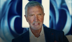 Graeme Souness explains why Chelsea and Liverpool are ‘in danger’ in the Premier League