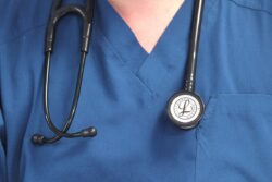 Thousands of European doctors shun NHS jobs after Brexit, says think tank