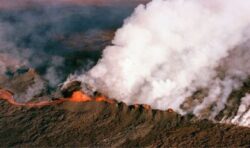 Hawaii volcano eruption: Alert level stepped up as ‘stay indoors’ warning issued to locals
