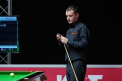 Defending champion Zhao Xintong falls at first UK Championship hurdle against Sam Craigie