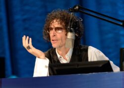 Howard Stern slams Oprah Winfrey for ‘showing off’ lavish lifestyle online: ‘There are people struggling out there’