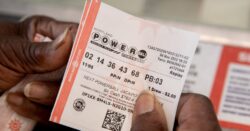 Biggest-ever Powerball jackpot grows to record ,900,000,000