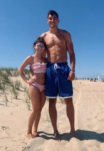 Couple who met on online didn’t realise they had an almost 2ft height difference