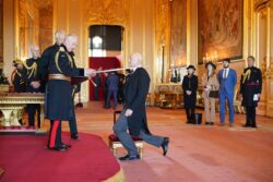 Tory MPs Iain Duncan Smith and Robert Buckland receive knighthoods from King