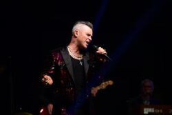 Let Me Entertain You: Robbie Williams plays World Cup gig for England squad