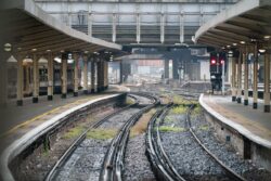 Network Rail workers to stage extra strike over Christmas