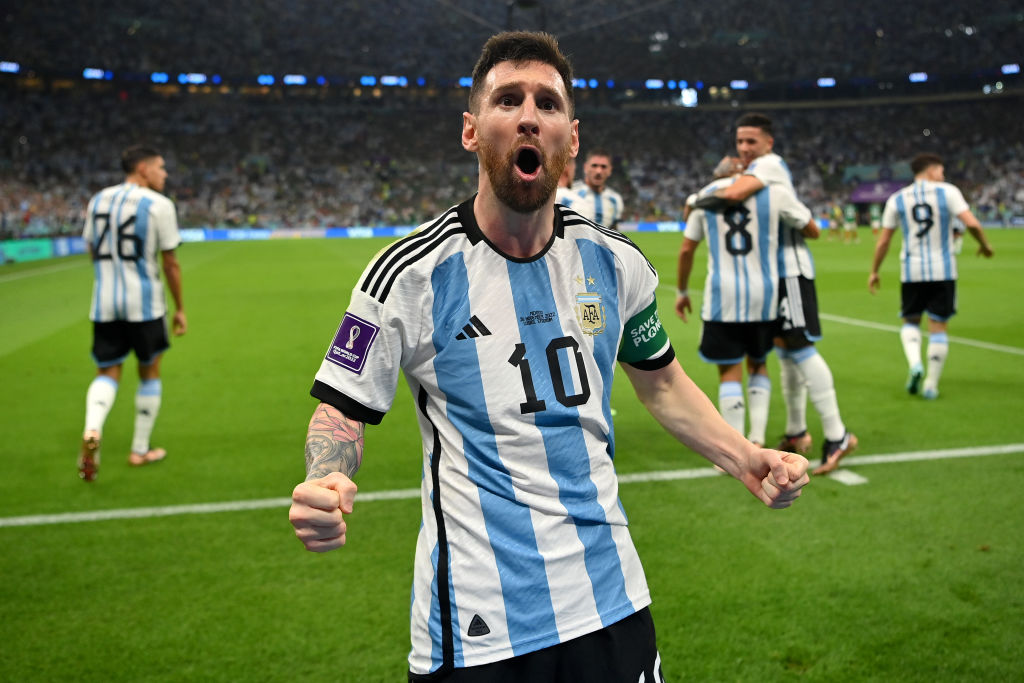 Emi Martinez and Cristian Romero call on Lionel Messi to play for Argentina beyond World Cup final
