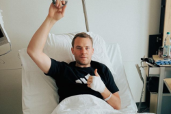 Manuel Neuer ruled out for rest of the season after freak skiing accident