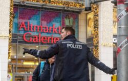 Gunman kills elderly mum before taking hostages at Dresden shopping mall