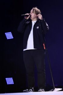 Lewis Capaldi offers condolences to England football fans on stage at Jingle Bell Ball after hilarious backstage skit with Roman Kemp 