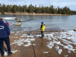 Three parents who ‘wanted to get pictures on icy lake’ fall and freeze to death